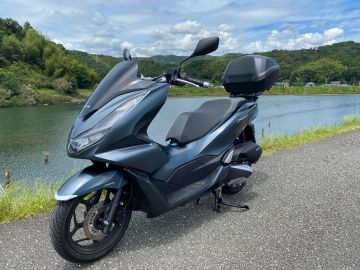 HONDA PCX125 HONDA:ホンダ トップボックス 35L スマートキーシステムタイプ を使った、非公開ユーザーさんのバイク用品インプレッションです。バイク用品レビュー、口コミ、適合情報、コスパや性能評価は「ウェビック」