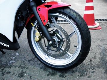 ブレンボ　4podキャリパー 右側　cbr250r mc41