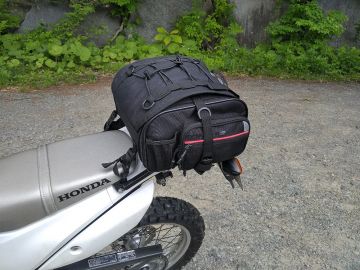 HONDA CRF250L KOMINE:コミネ SA-240 ツーリングシートバッグを使った