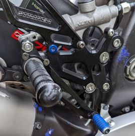 YAMAHA YZF-R6 STRIKER:ストライカー STRIKER STEP KIT[ストライカーステップキット]を使った、藜さんの ...