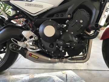 YAMAHA XSR900 AKRAPOVIC:アクラポビッチ 政府認証マフラー レーシング