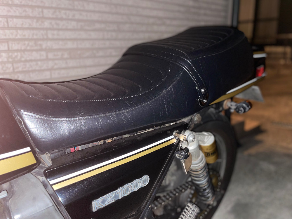 KAWASAKI Z1000 MkII DAYTONA:デイトナ RCMコンセプトCOZYシートを使っ