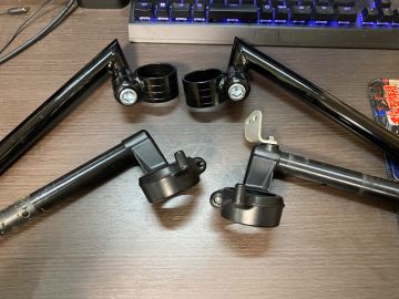 SUZUKI SV650X HURRICANE:ハリケーン セパレートハンドル TYPEIを使っ