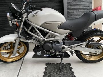 HONDA VTR250 COERCE:コワース RSアンダーカウル を使った、非公開ユーザーさんのバイク用品インプレッションです。バイク用品レビュー、口コミ、適合情報、コスパや性能評価は「ウェビック」