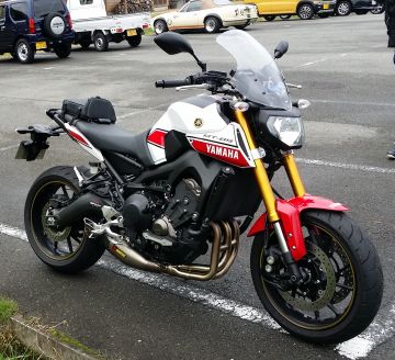 YAMAHA MT-09 World Walk:ワールドウォーク NC700X/NC750X用ロングウインドスクリーン を使った、FZおじさんさんのバイク用品インプレッションです。バイク用品レビュー、口コミ、適合情報、コスパや性能評価は「ウェビック」