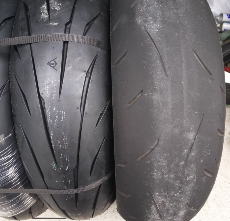 SUZUKI SV650X DUNLOP SPORTMAX Q5A 160 60ZR17M 69W suzuki-sv650x-dunlop-sportmax-q5a-160-60zr17m-69w