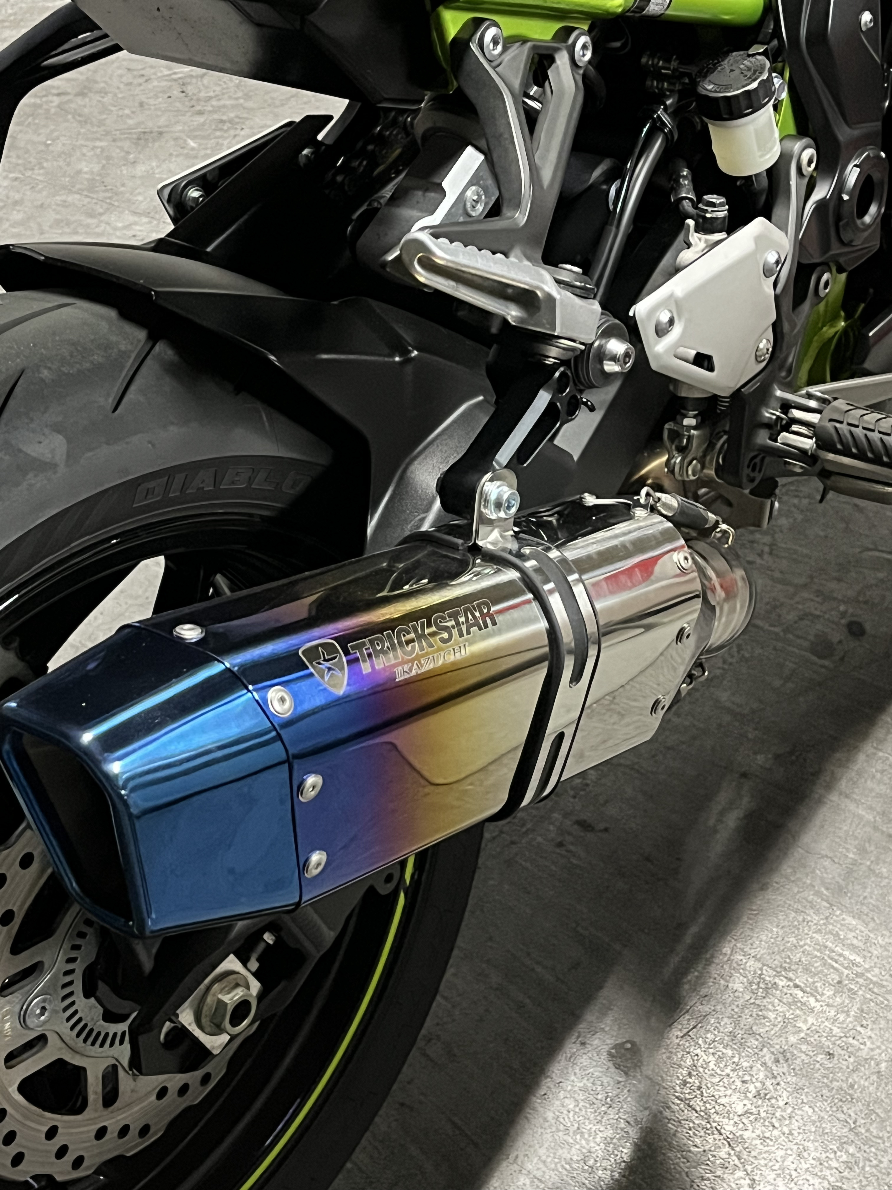 KAWASAKI Z900 TRICKSTAR:トリックスター スリップオンマフラー