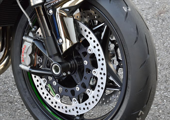 20150731 vol61 09 - Test Ride NINJA H2, the Raging Horse/Link Project with Young Machine